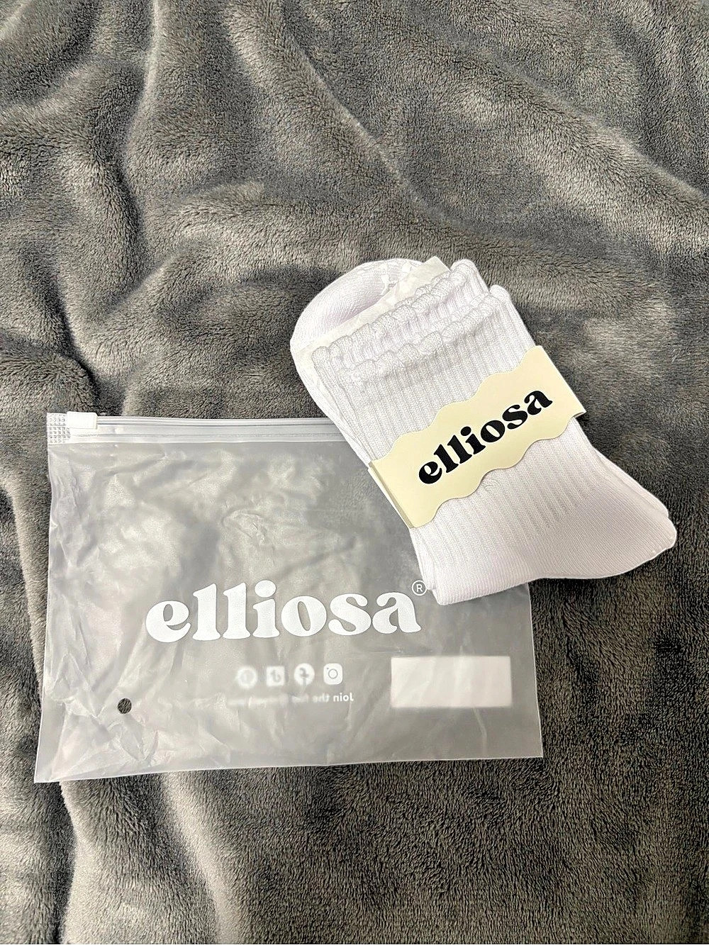 elliosa White Socks NWT